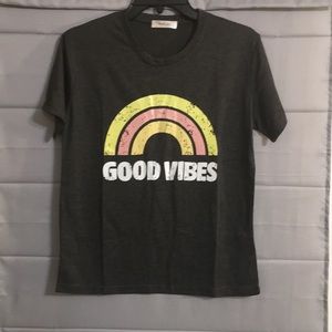 T-Shirt Good Vibes Size Small NWOT